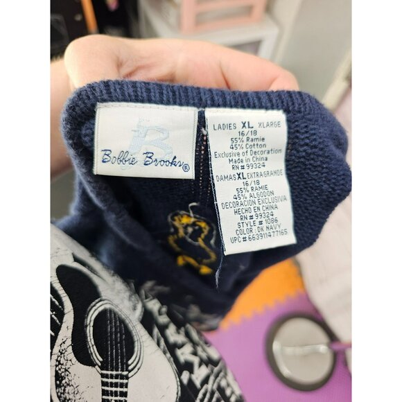 Vintage Womens Winter Sweater Vest Blue Knitted with Penguins and Snowflakes Siz - Picture 13 of 13